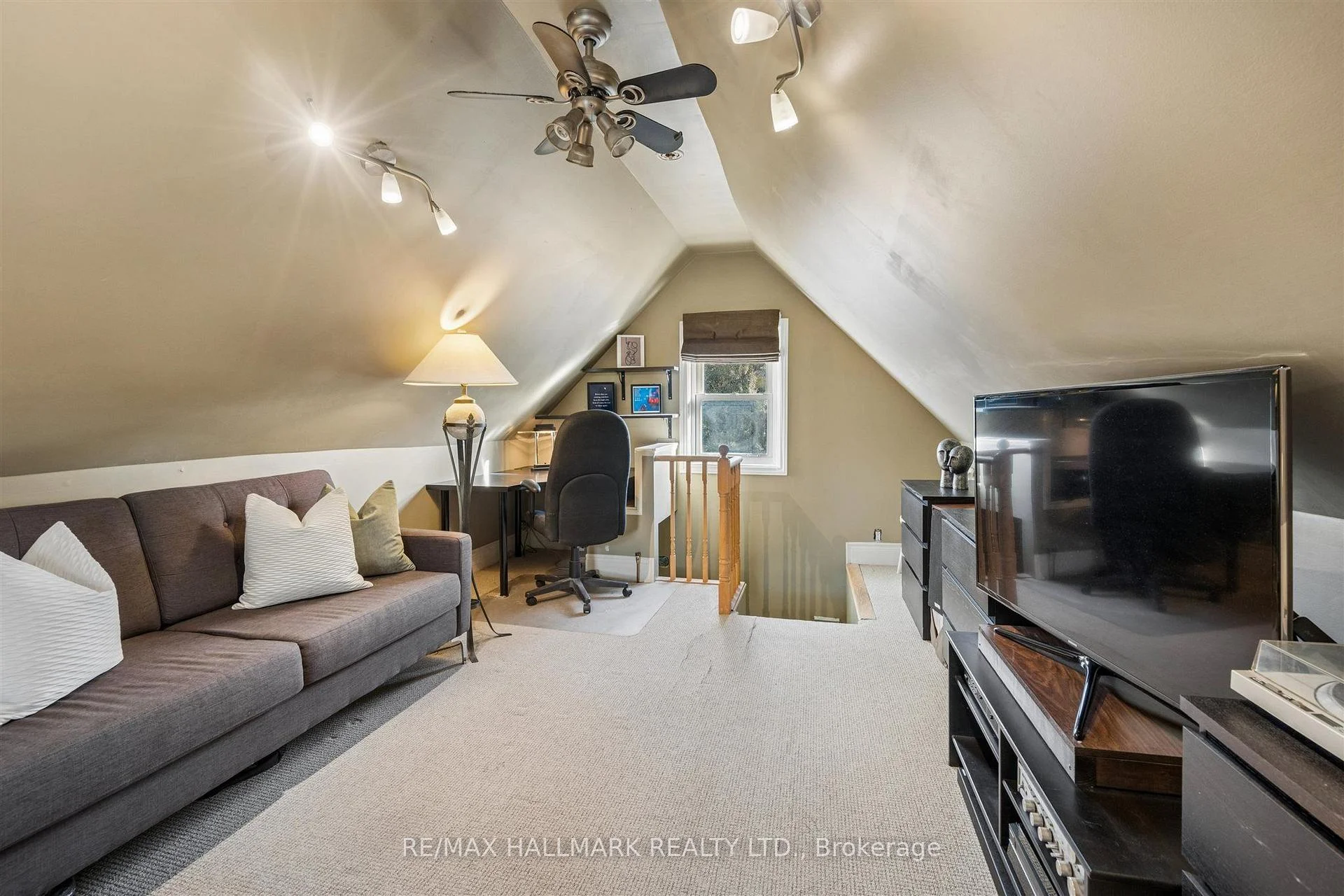 Photo 64 of 9 Savoy Avenue, Toronto, Woodbine-Lumsden — HOMEH