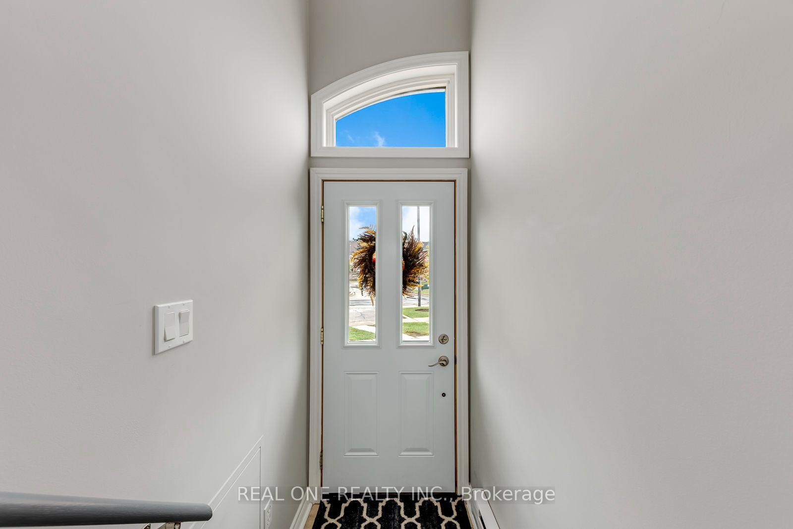 Photo 5 of Unit 707, 1701 Lampman Avenue, Burlington, Uptown — HOMEH