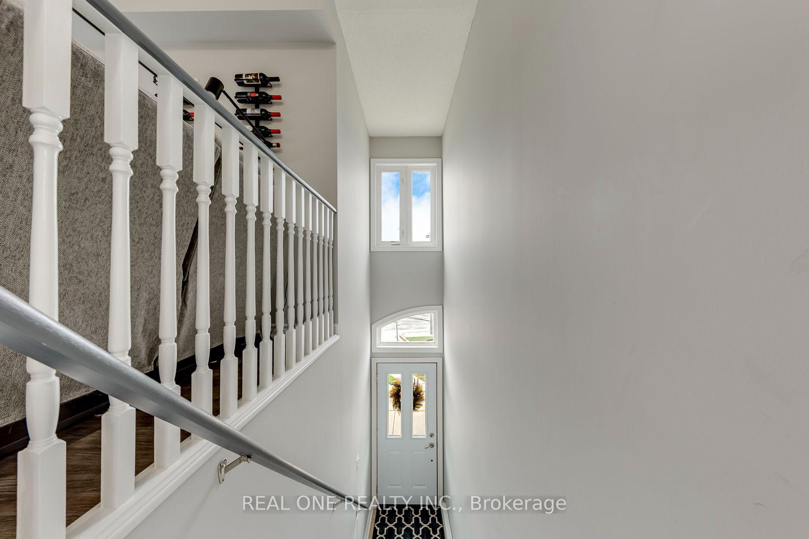 Photo 6 of Unit 707, 1701 Lampman Avenue, Burlington, Uptown — HOMEH