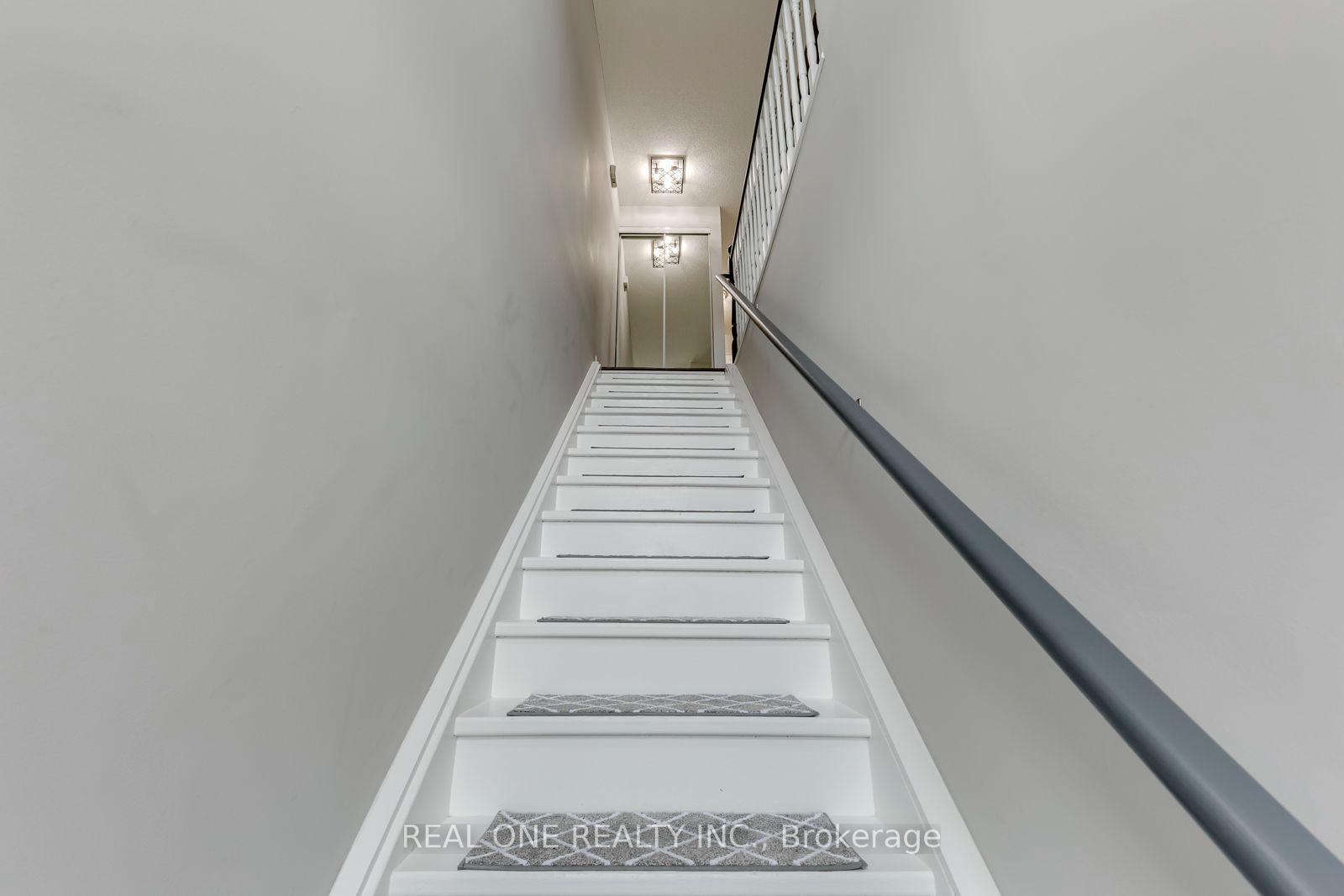 Photo 7 of Unit 707, 1701 Lampman Avenue, Burlington, Uptown — HOMEH