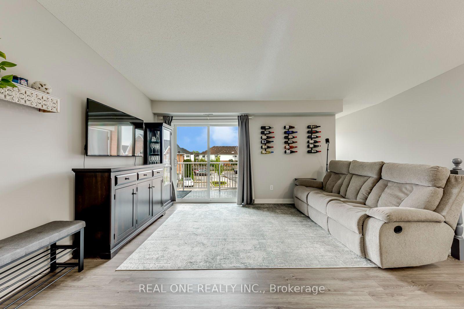 Photo 8 of Unit 707, 1701 Lampman Avenue, Burlington, Uptown — HOMEH