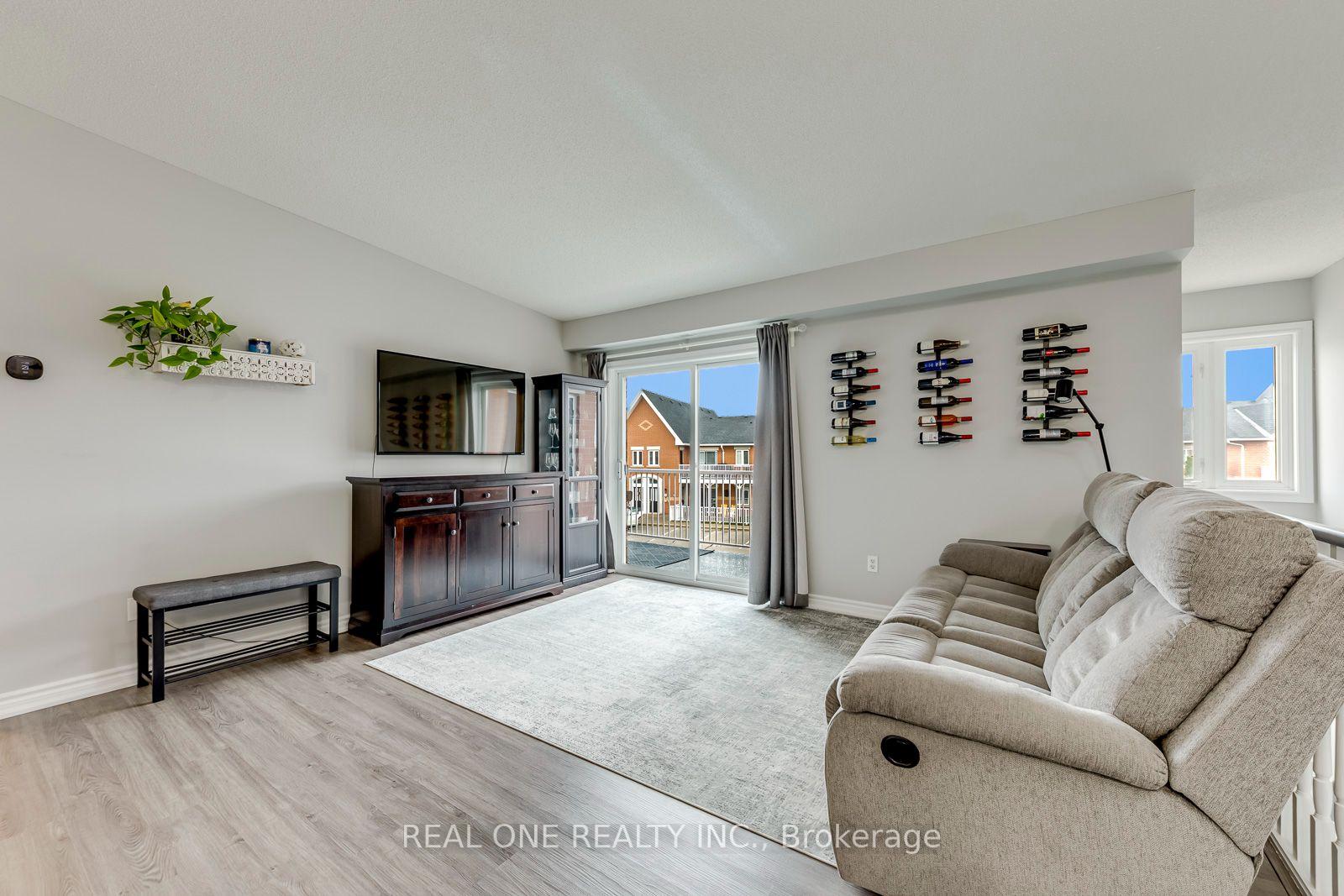 Photo 10 of Unit 707, 1701 Lampman Avenue, Burlington, Uptown — HOMEH