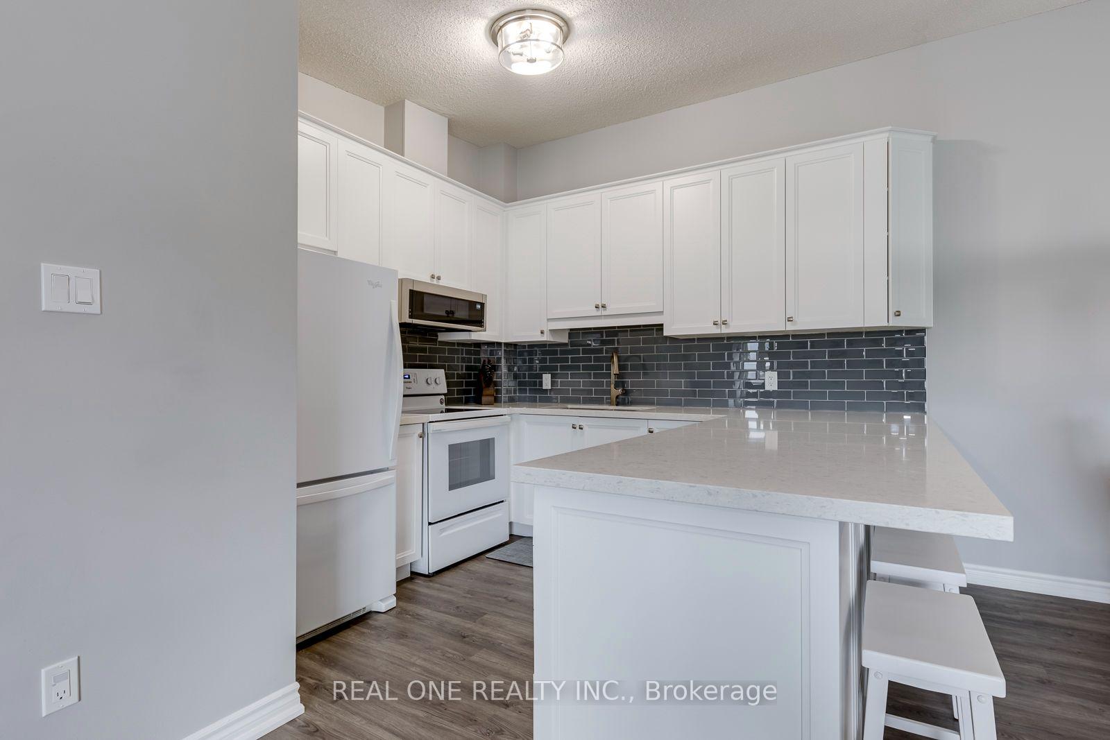 Photo 18 of Unit 707, 1701 Lampman Avenue, Burlington, Uptown — HOMEH