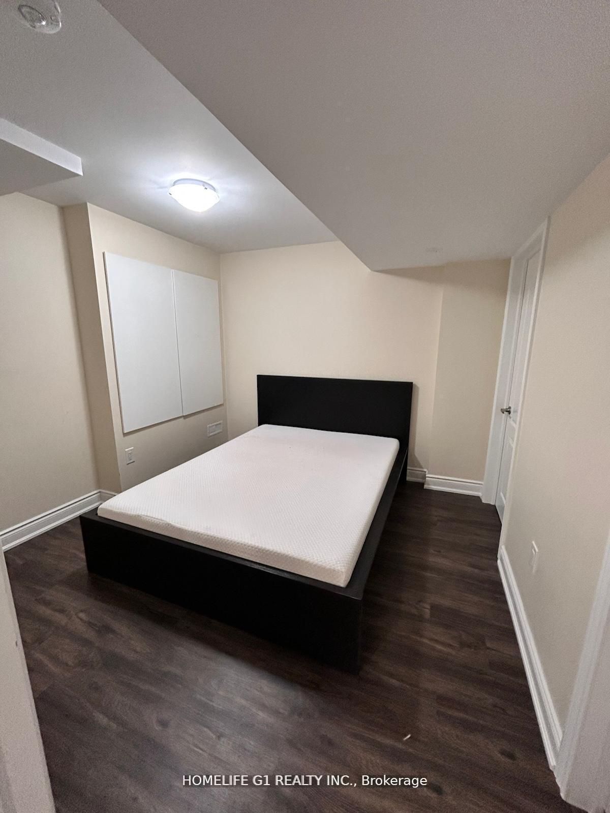 Photo 9 of 45 Dame Gruev Drive, Markham, Greensborough — HOMEH
