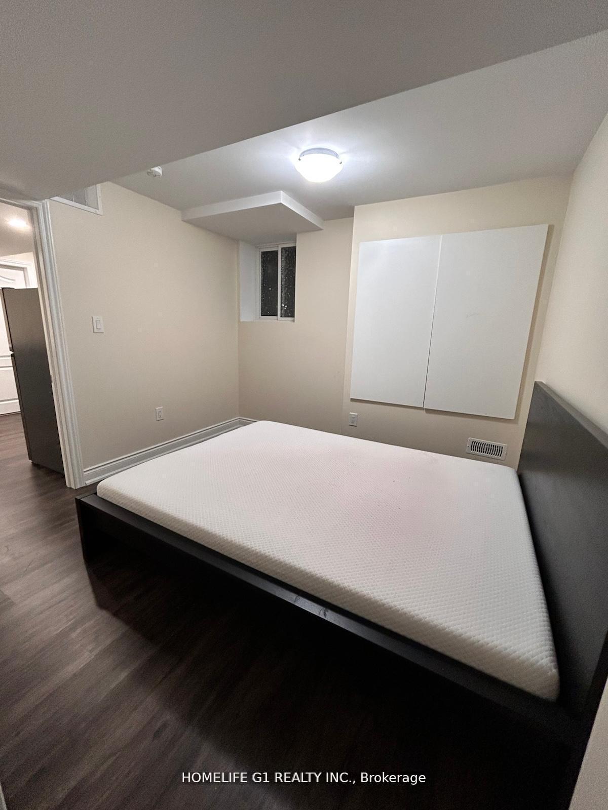 Photo 11 of 45 Dame Gruev Drive, Markham, Greensborough — HOMEH