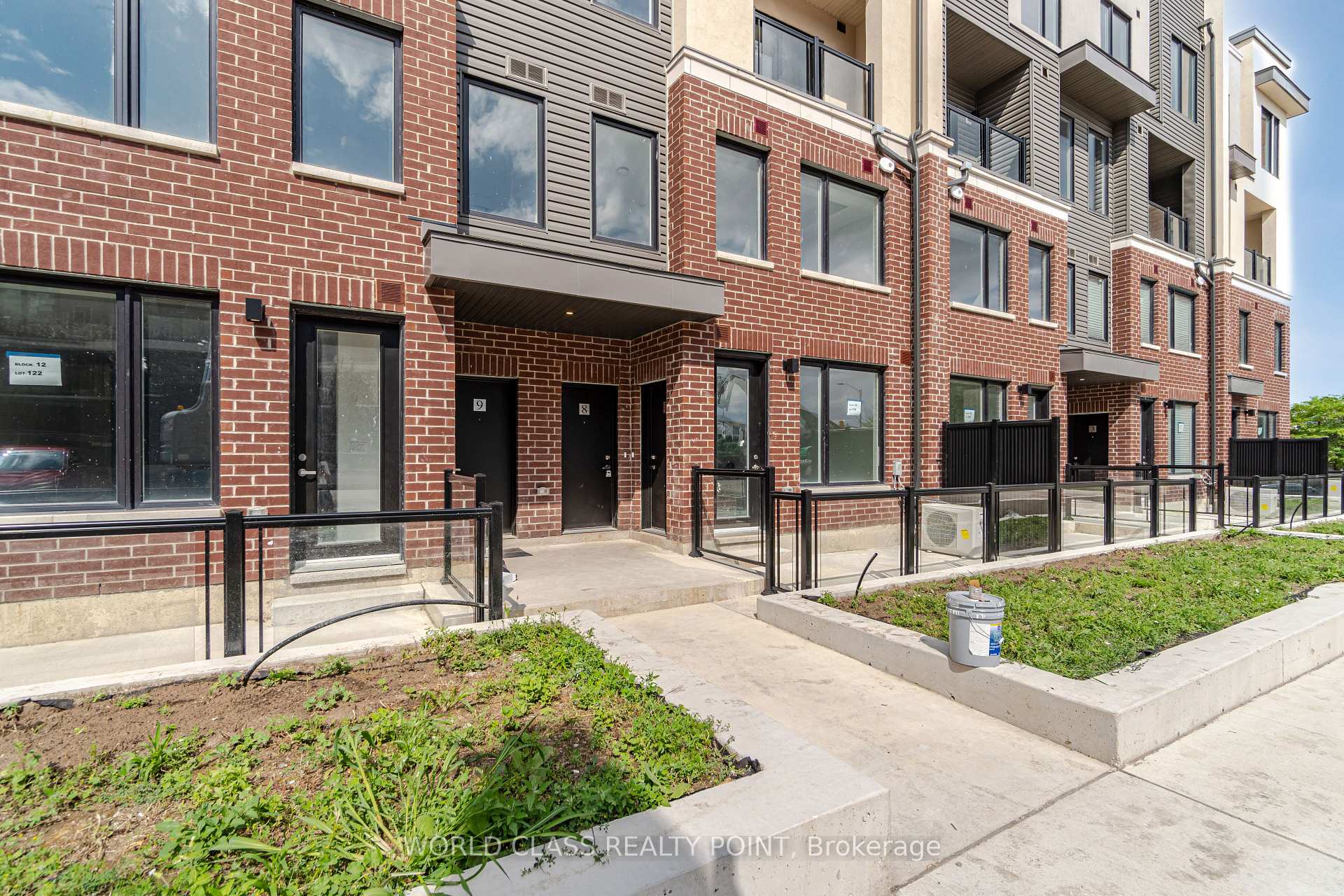 Front of Unit 08, 3405 Ridgeway Drive