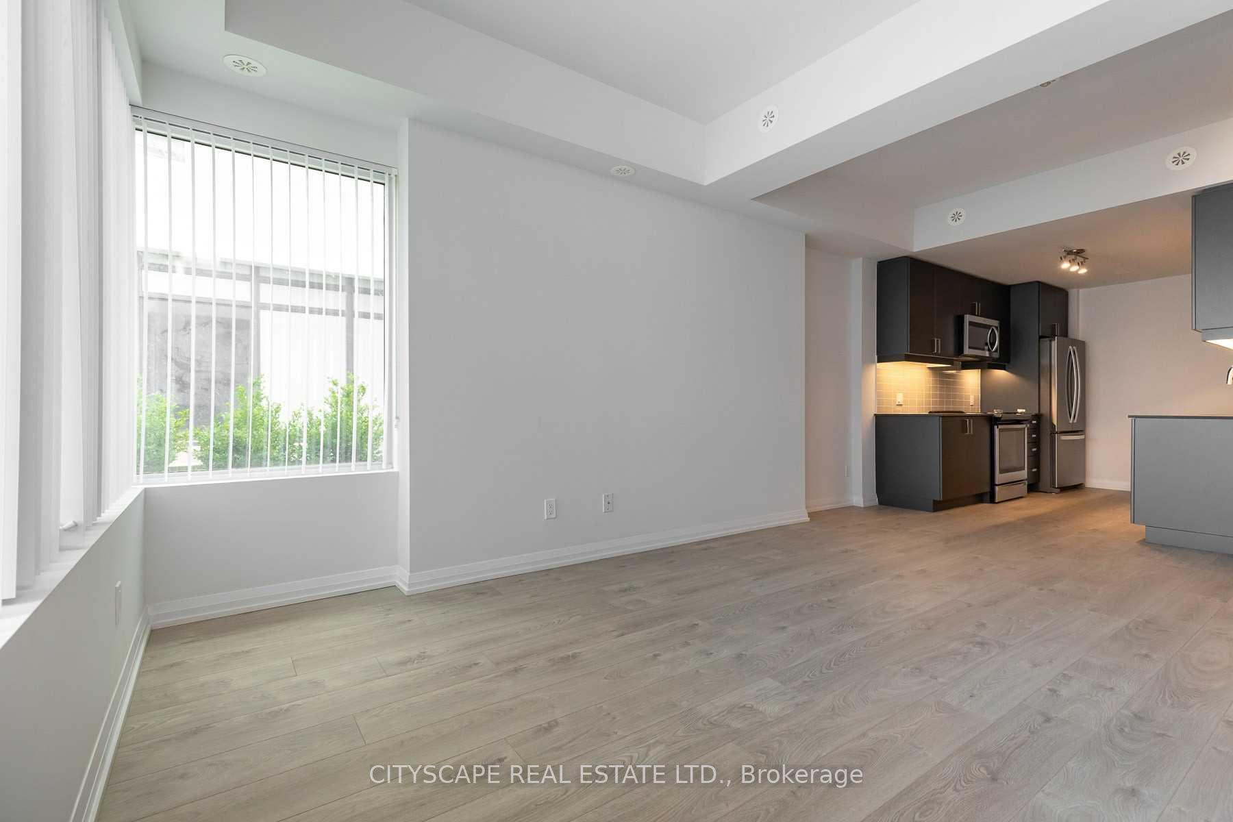 Photo of Unit Th07, 1010 Portage Parkway