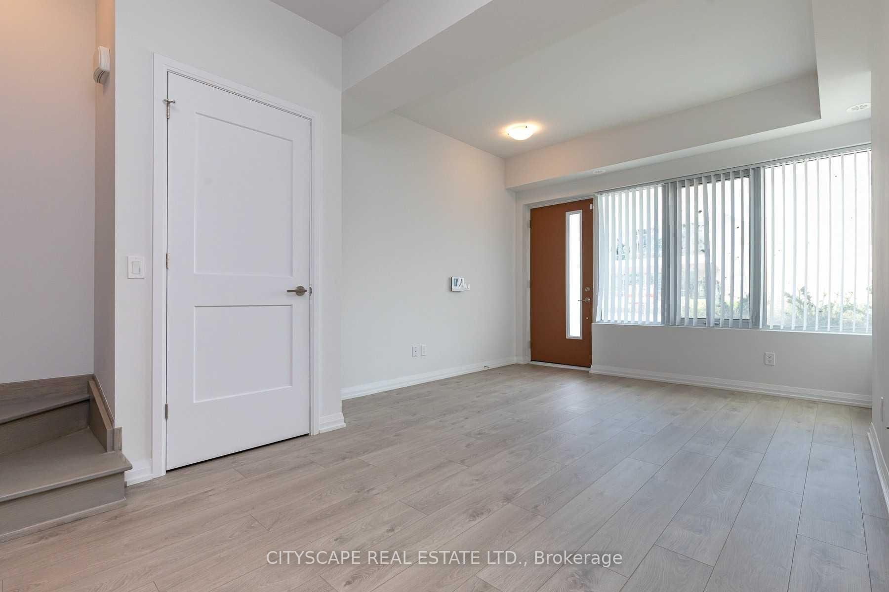 Photo 3 of Unit Th07, 1010 Portage Parkway, Vaughan, Concord — HOMEH