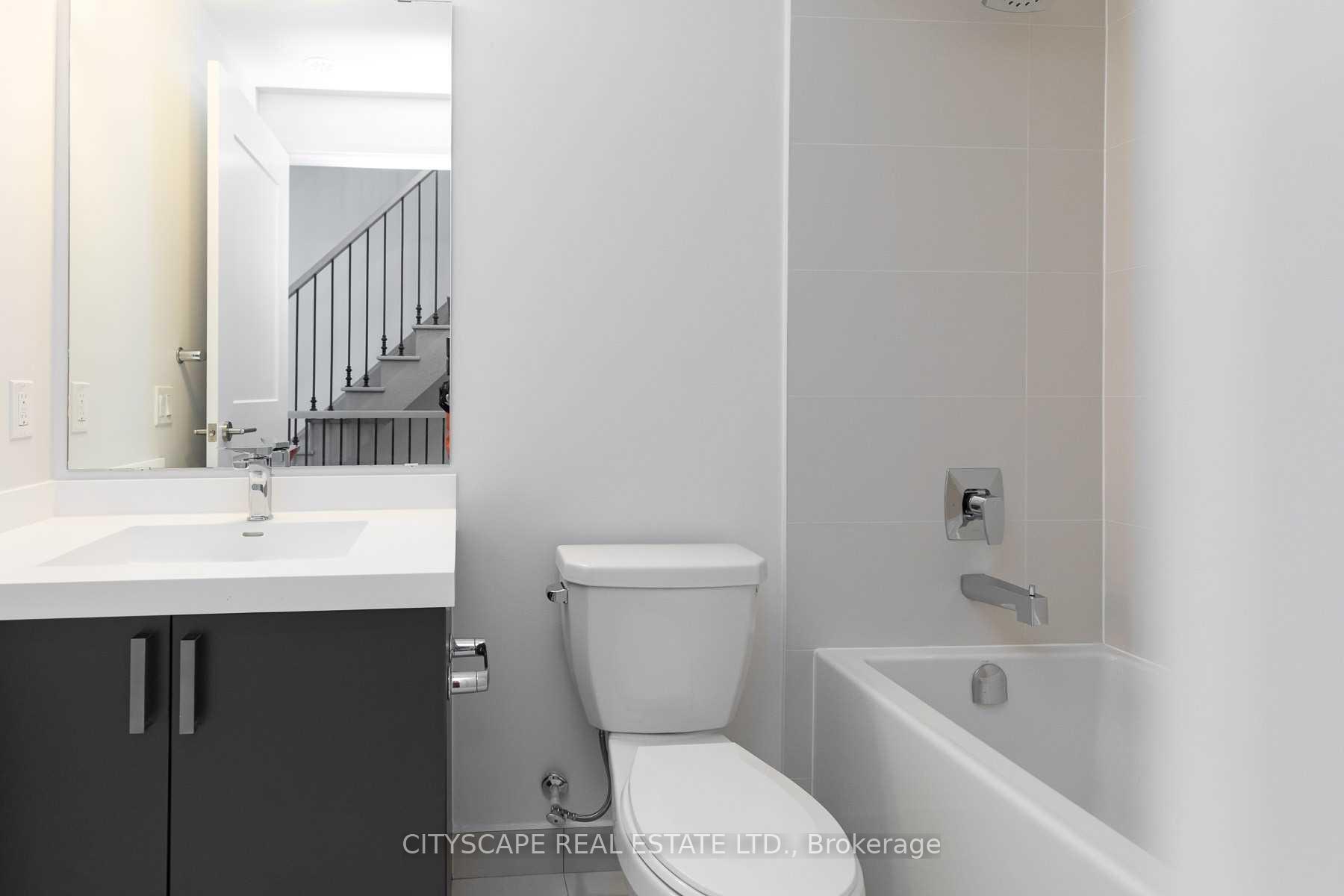 Photo 12 of Unit Th07, 1010 Portage Parkway, Vaughan, Concord — HOMEH