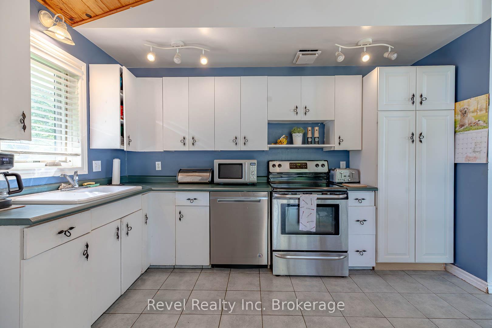 Photo 10 of 36 Tebby Boulevard, South River — HOMEH