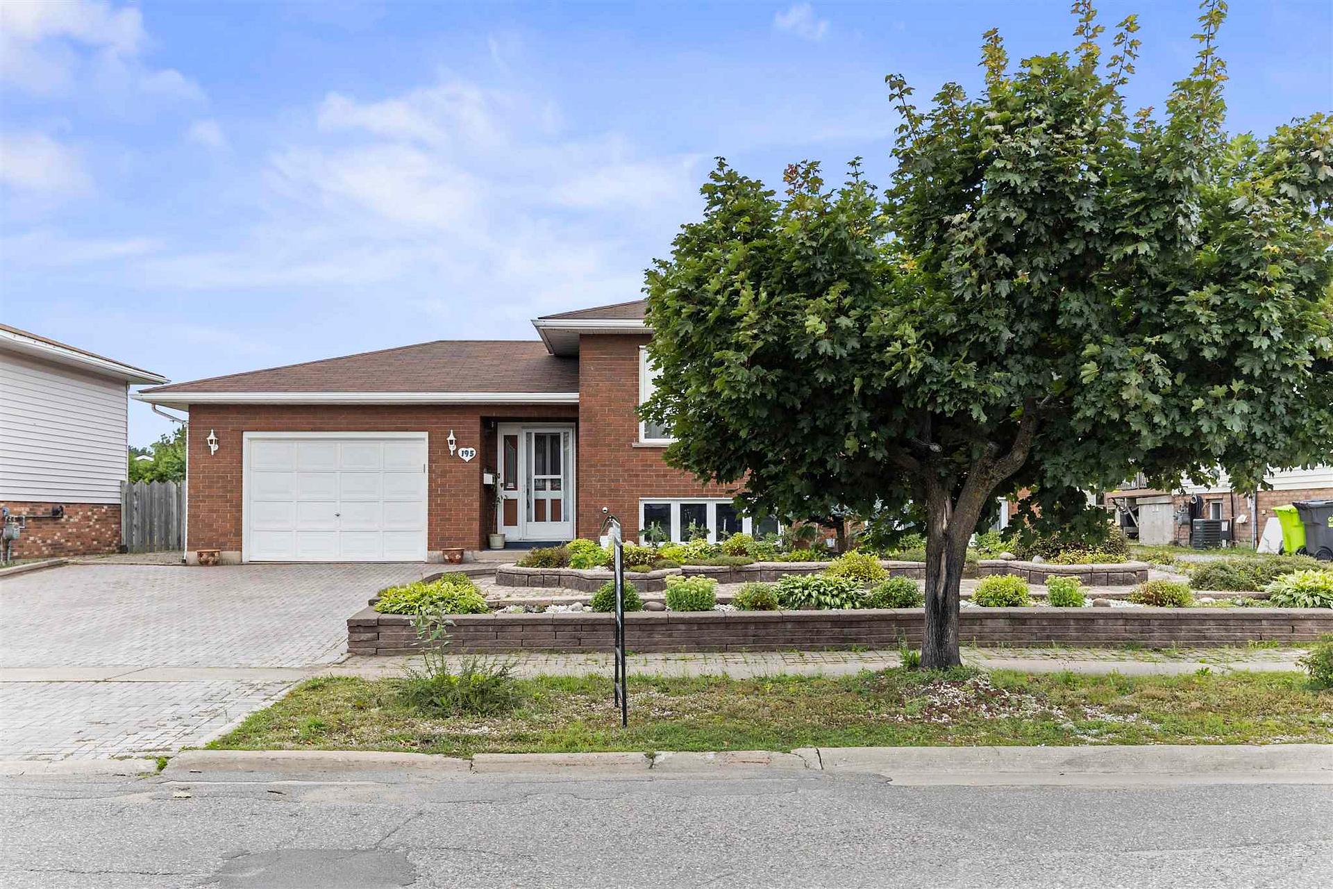 Photo 2 of 195 Bitonti Crescent, Sault Ste Marie, Ward 4 — HOMEH