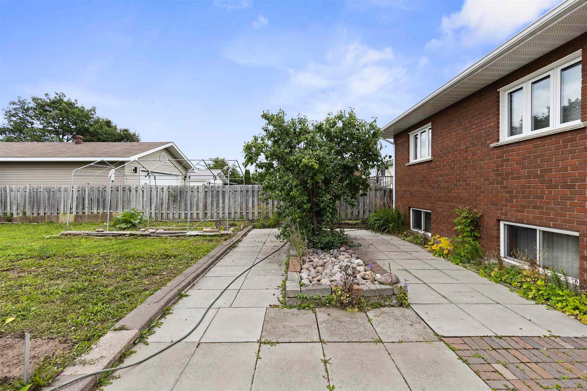 Photo 7 of 195 Bitonti Crescent, Sault Ste Marie, Ward 4 — HOMEH