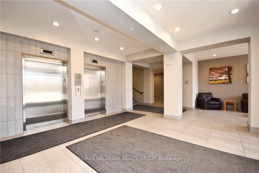 Photo 3 of Unit 408, 808 Bronson Avenue, Ottawa, Dows Lake — HOMEH