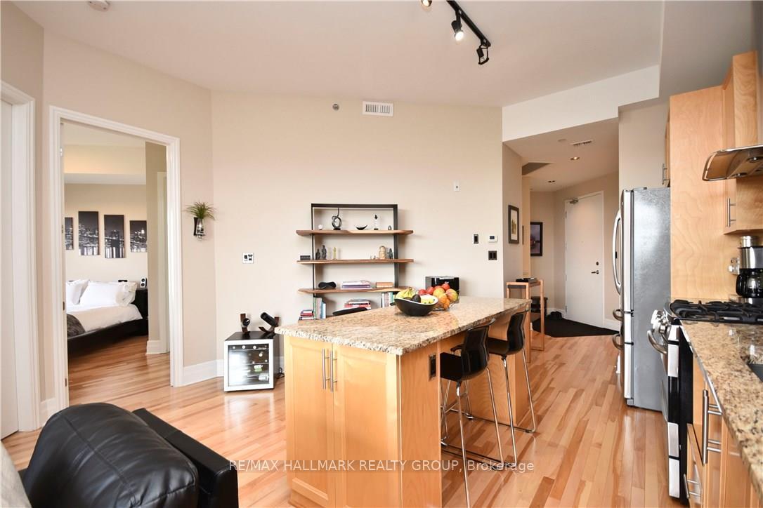 Photo 6 of Unit 408, 808 Bronson Avenue, Ottawa, Dows Lake — HOMEH