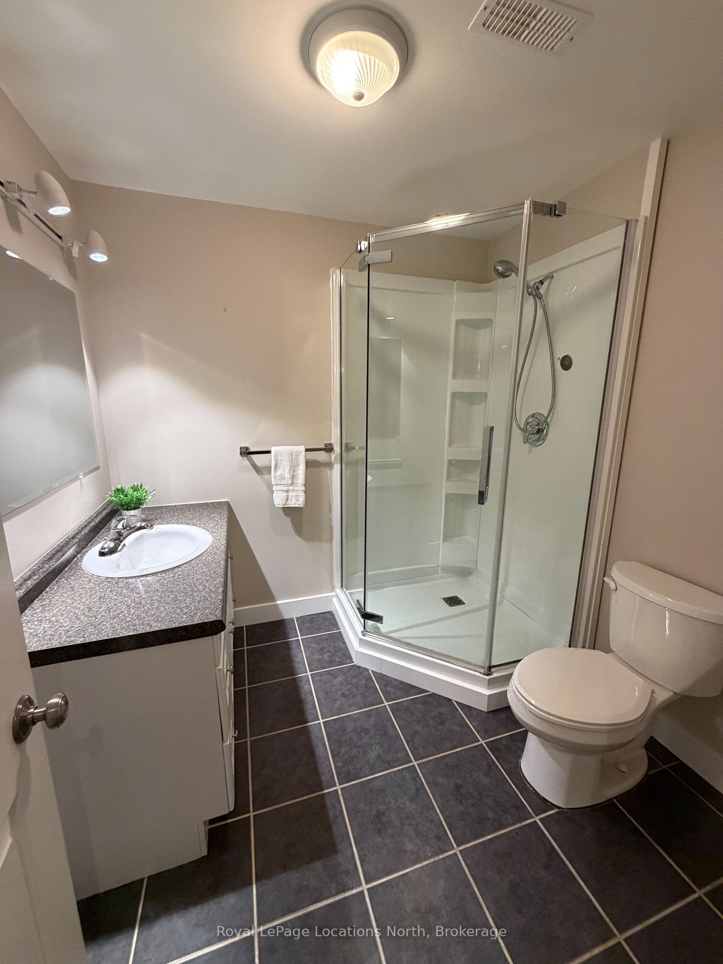 Photo 12 of Unit Lower Unit, 37 Davis Street, Collingwood — HOMEH