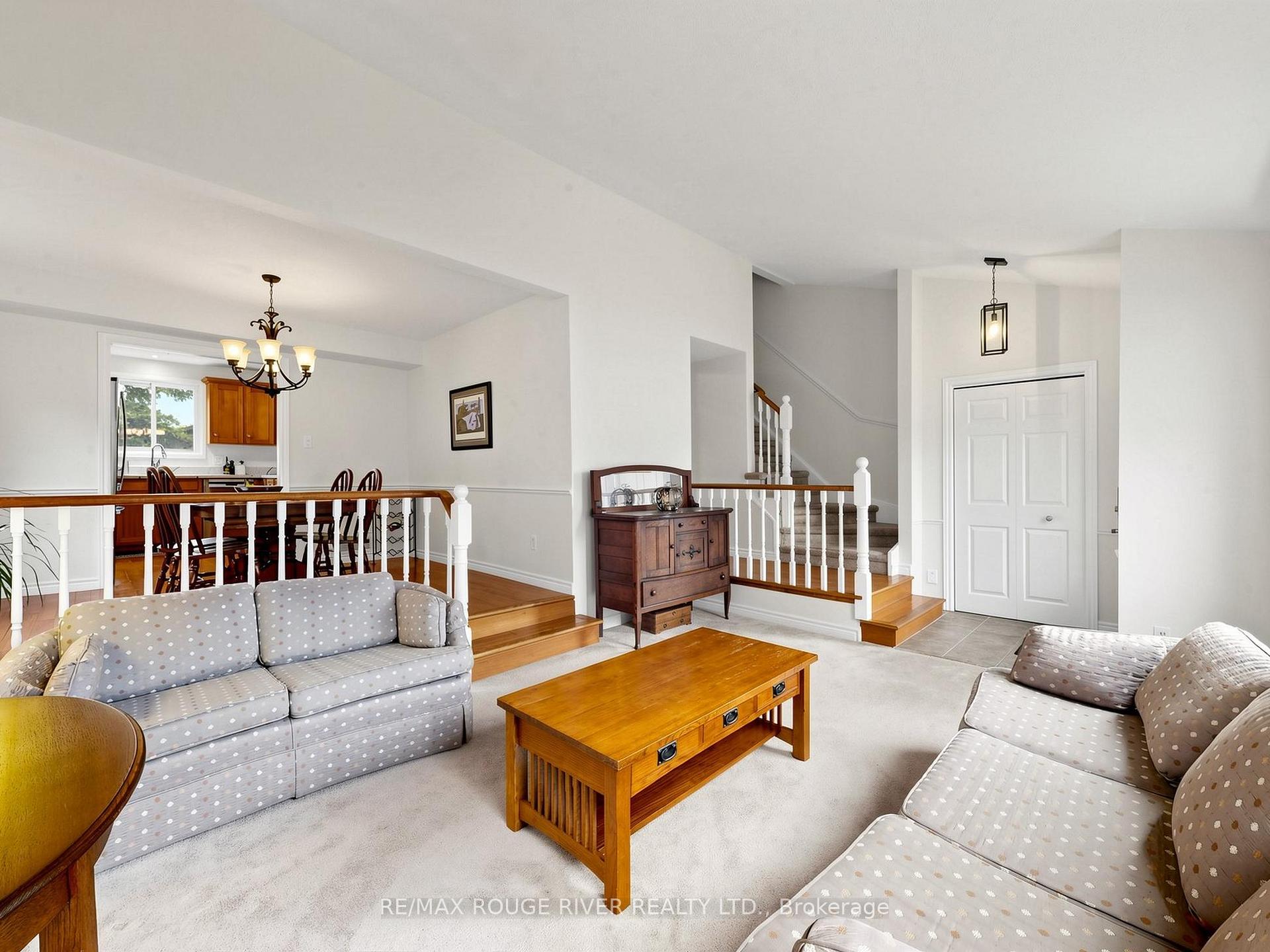 Photo 7 of 1739 Ada Court, Pickering, Amberlea — HOMEH