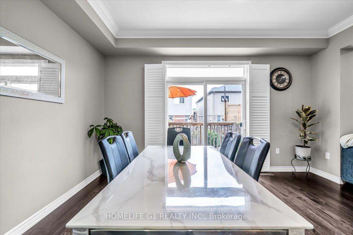 Photo 18 of 47 Holyrod Drive, Clarington, Courtice — HOMEH