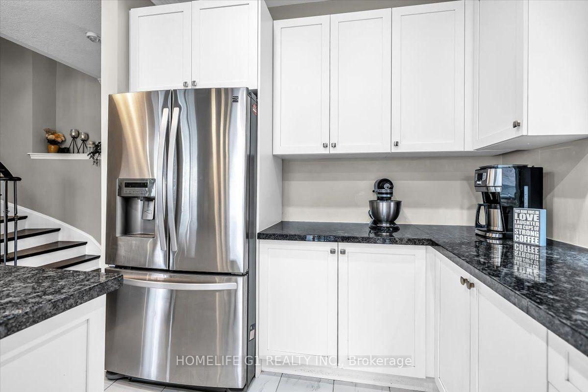 Photo 22 of 47 Holyrod Drive, Clarington, Courtice — HOMEH