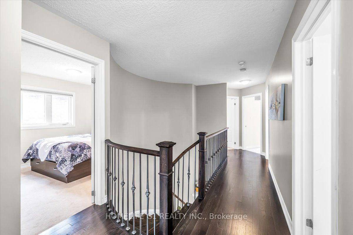 Photo 24 of 47 Holyrod Drive, Clarington, Courtice — HOMEH