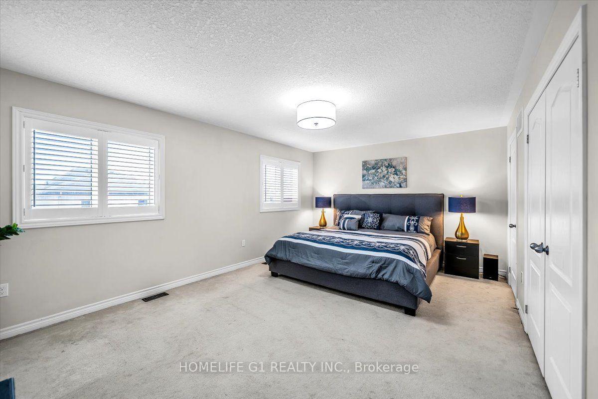 Photo 25 of 47 Holyrod Drive, Clarington, Courtice — HOMEH