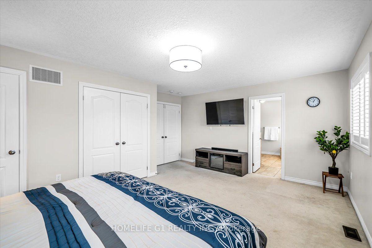 Photo 27 of 47 Holyrod Drive, Clarington, Courtice — HOMEH