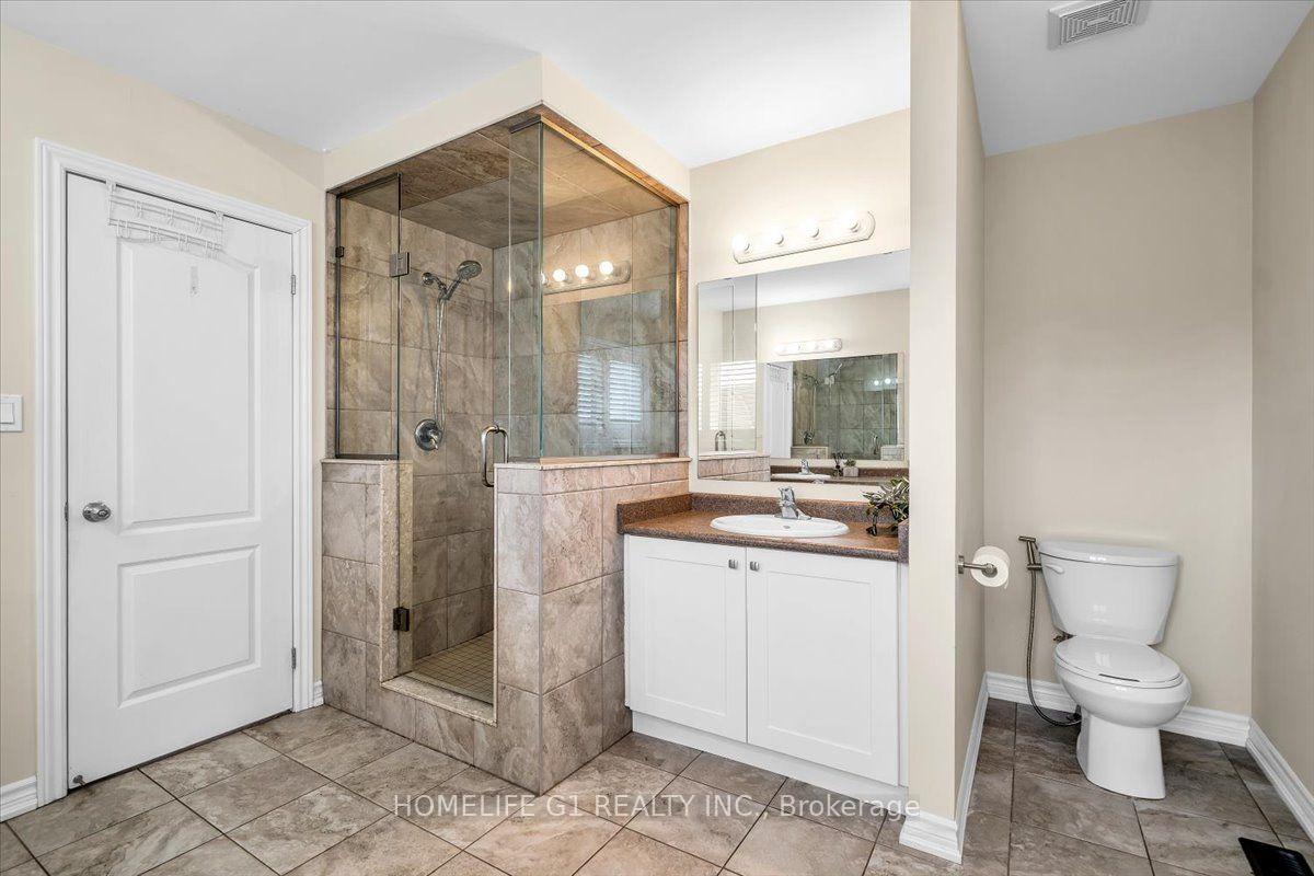Photo 29 of 47 Holyrod Drive, Clarington, Courtice — HOMEH