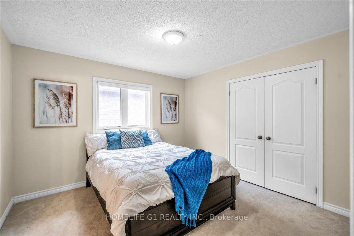 Photo 32 of 47 Holyrod Drive, Clarington, Courtice — HOMEH