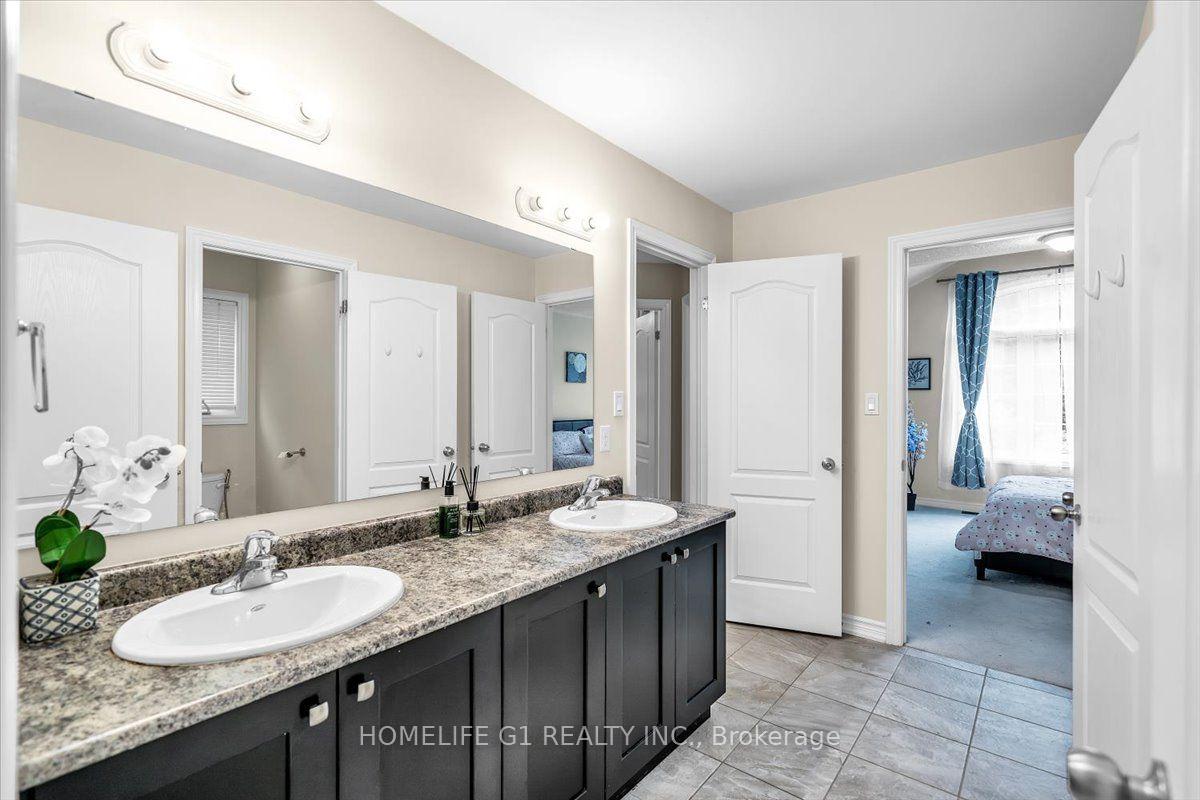 Photo 34 of 47 Holyrod Drive, Clarington, Courtice — HOMEH