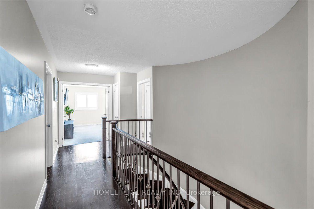 Photo 42 of 47 Holyrod Drive, Clarington, Courtice — HOMEH