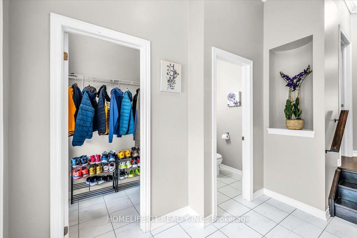 Photo 43 of 47 Holyrod Drive, Clarington, Courtice — HOMEH