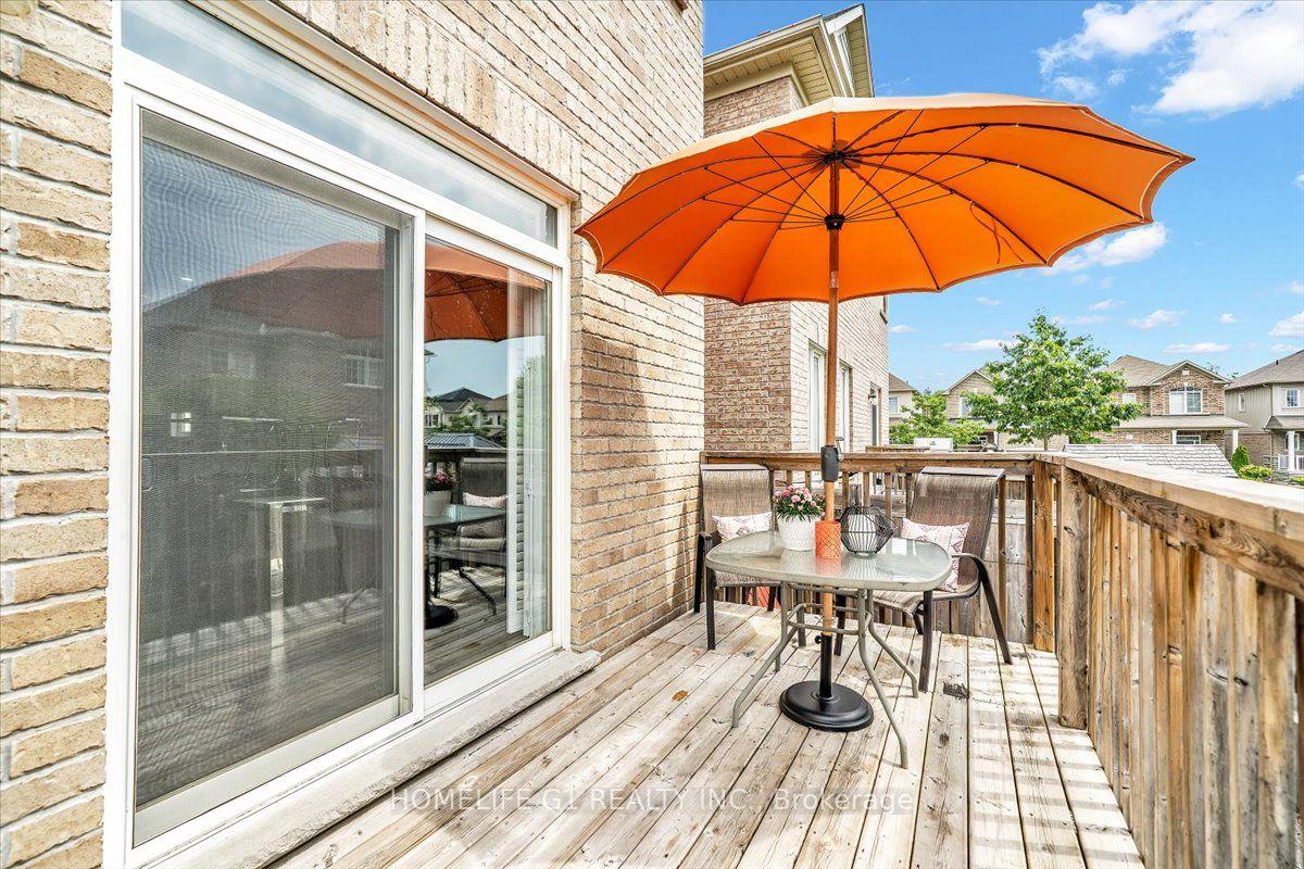 Photo 45 of 47 Holyrod Drive, Clarington, Courtice — HOMEH