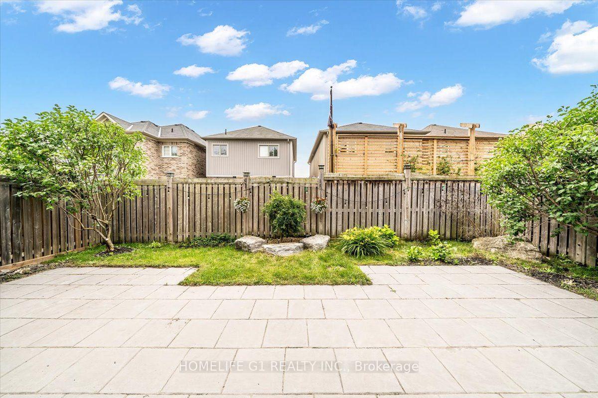 Photo 46 of 47 Holyrod Drive, Clarington, Courtice — HOMEH