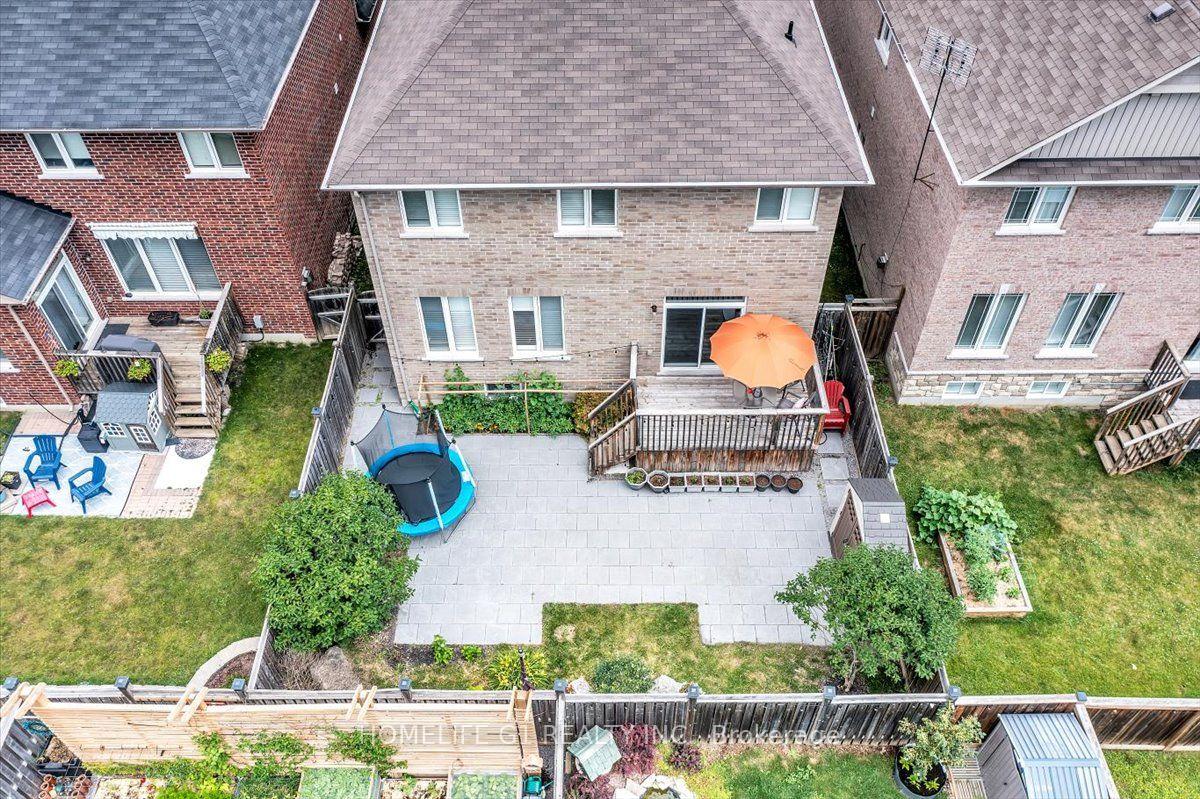Photo 49 of 47 Holyrod Drive, Clarington, Courtice — HOMEH