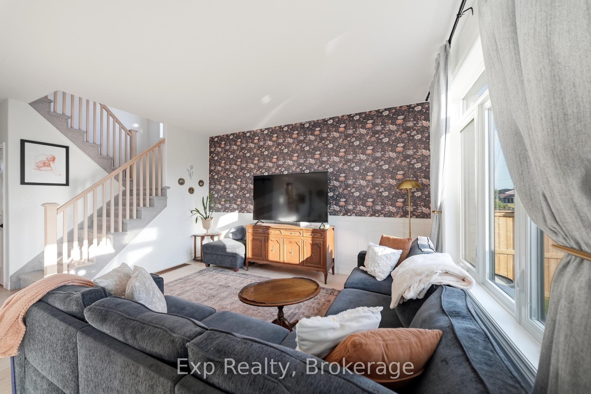 Photo 8 of 14 Athabaska Drive, Belleville, Thurlow Ward — HOMEH