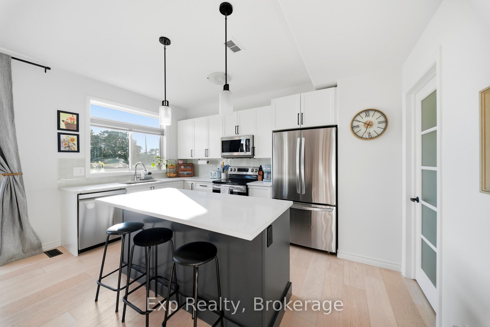 Photo 19 of 14 Athabaska Drive, Belleville, Thurlow Ward — HOMEH