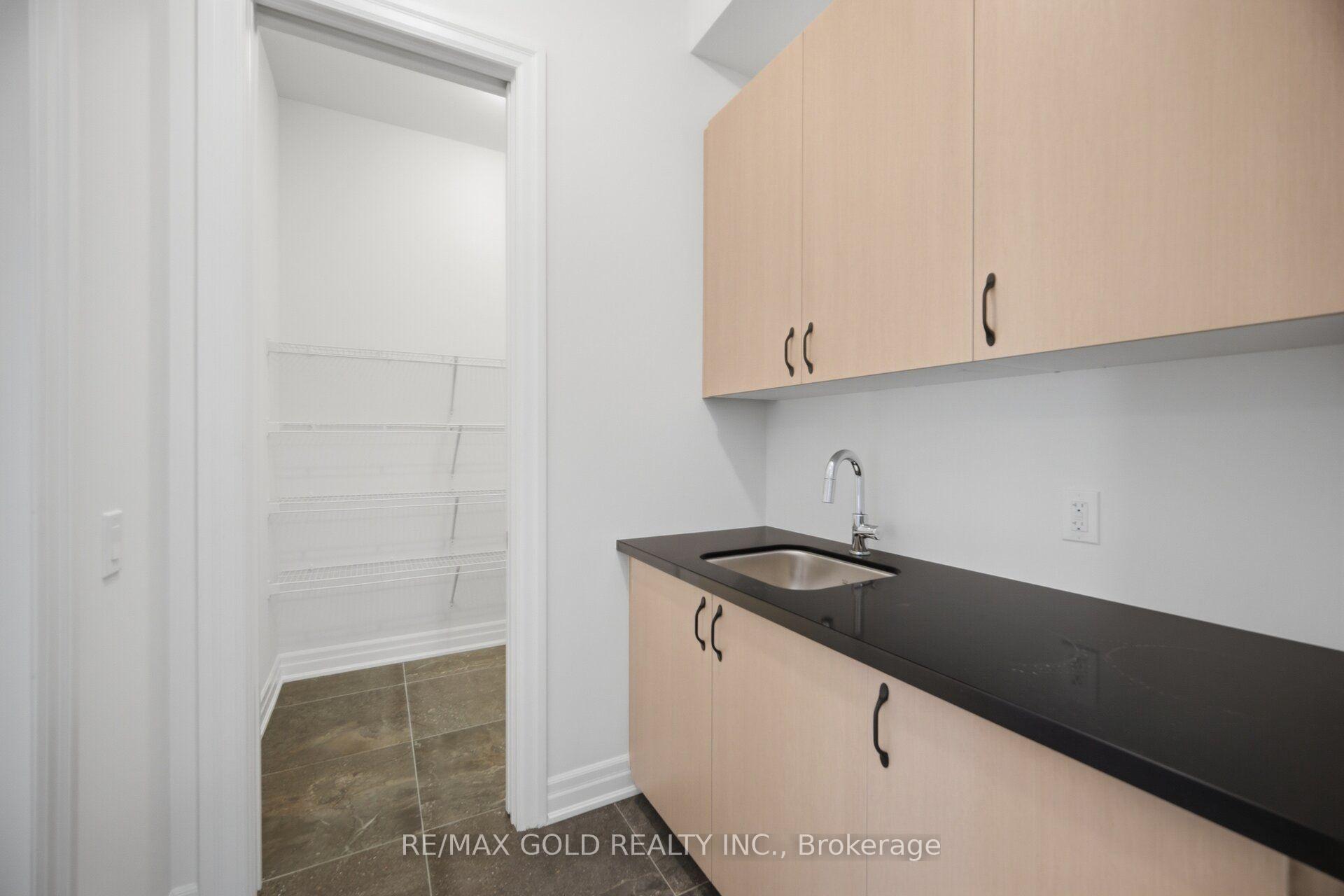 Photo 16 of 17 Mosswood Trail, Brampton, Vales of Castlemore — HOMEH