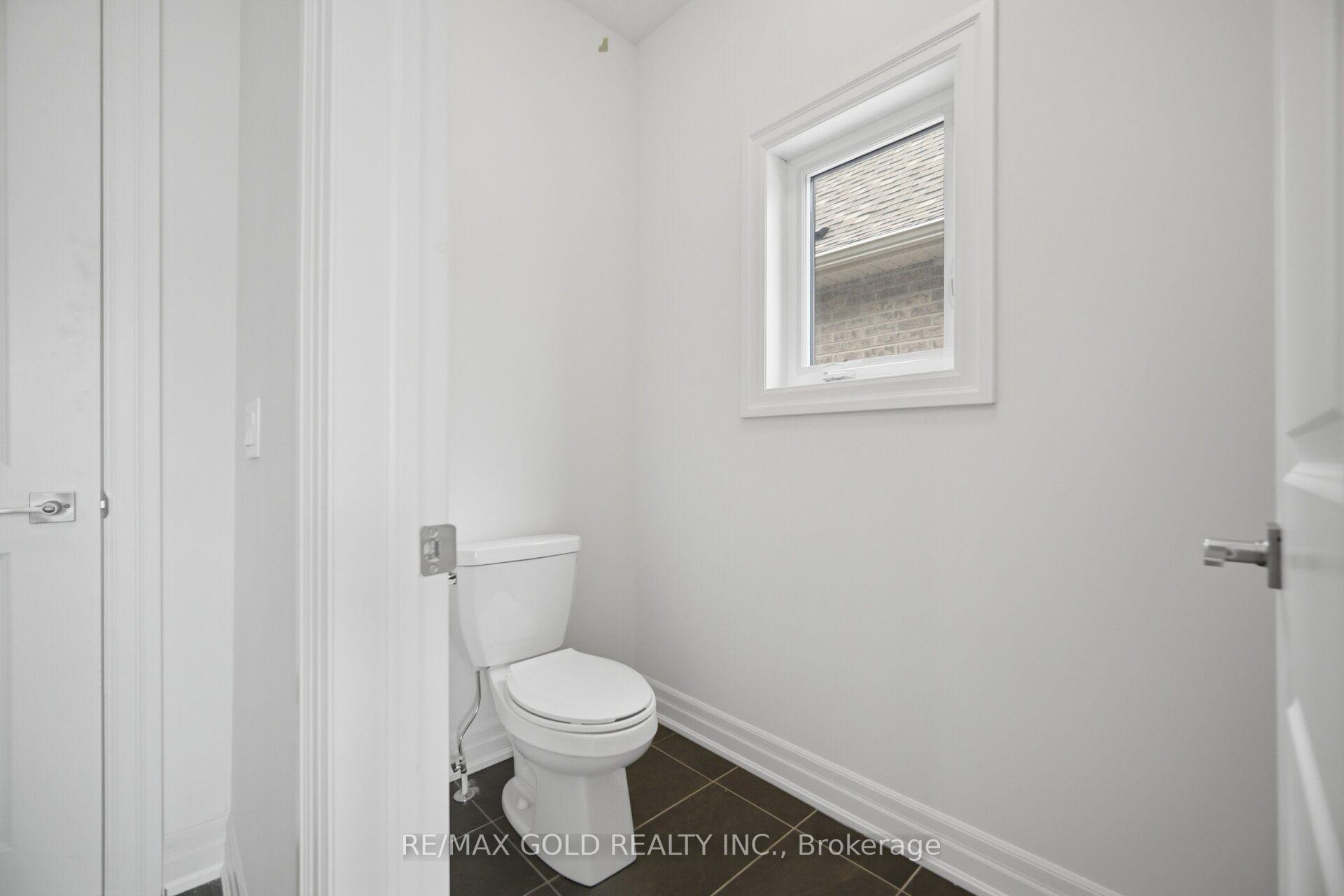 Photo 39 of 17 Mosswood Trail, Brampton, Vales of Castlemore — HOMEH