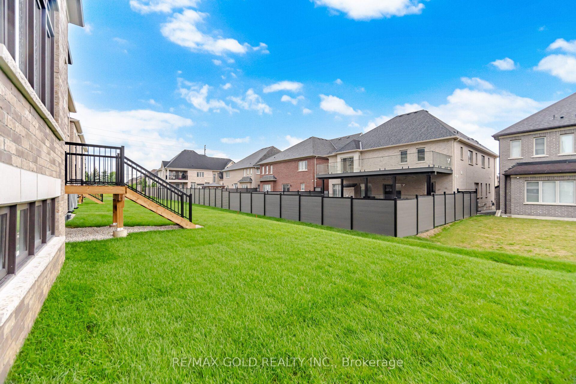 Photo 49 of 17 Mosswood Trail, Brampton, Vales of Castlemore — HOMEH
