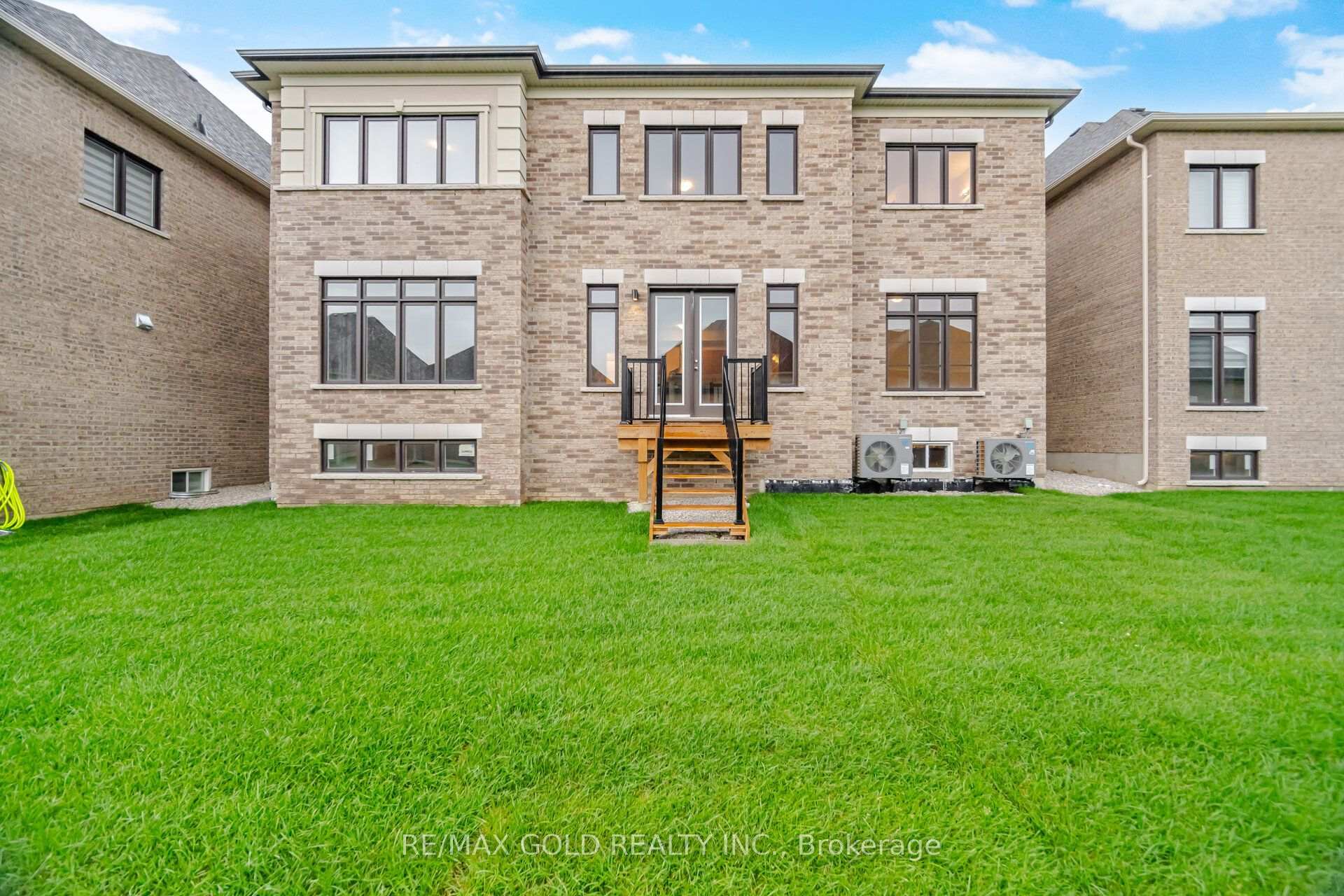 Photo 50 of 17 Mosswood Trail, Brampton, Vales of Castlemore — HOMEH