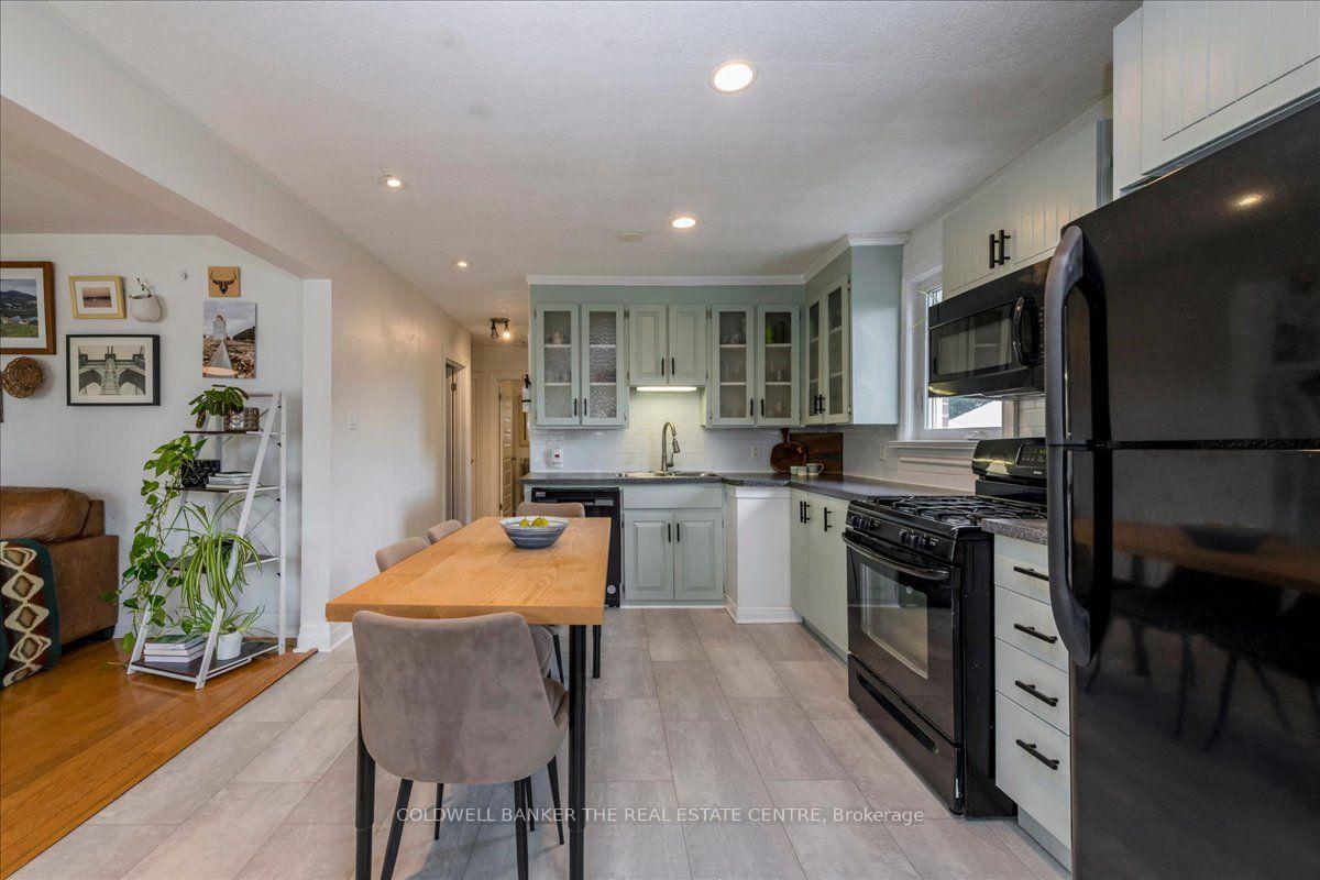 Photo 5 of 18 Agnes Street, Barrie, Wellington — HOMEH