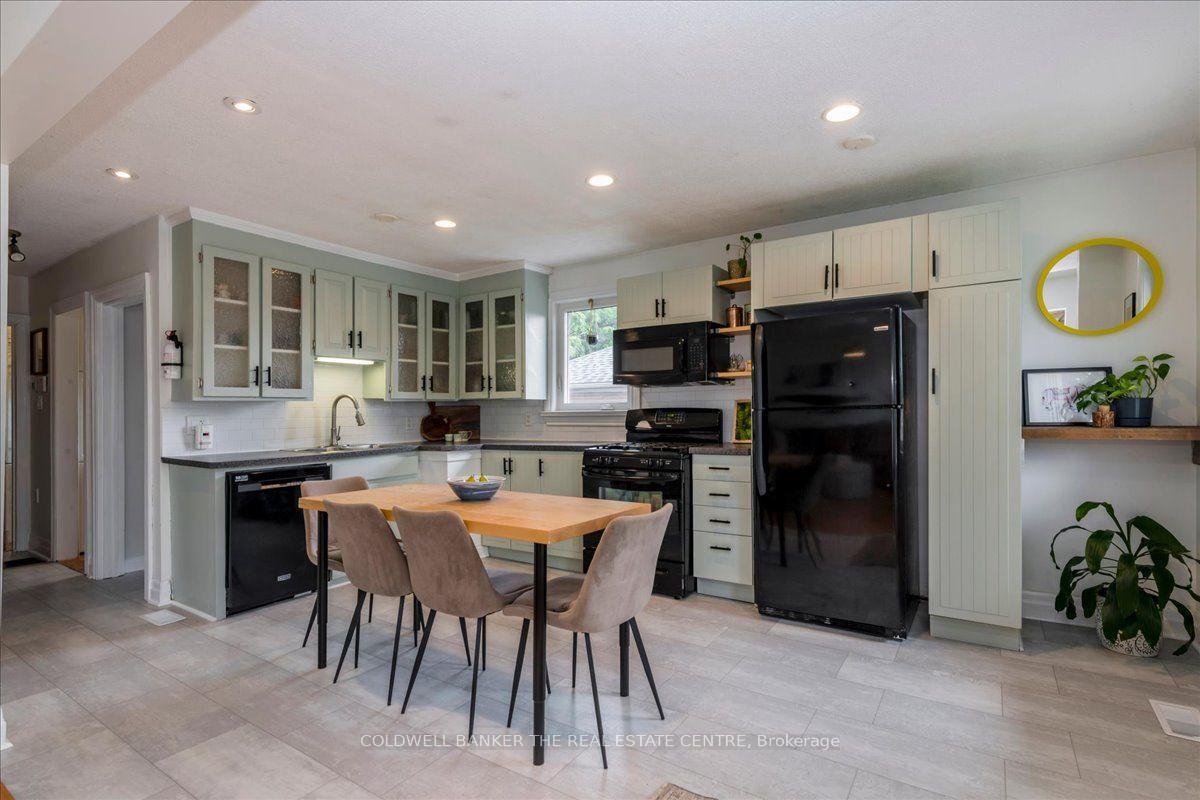 Photo 6 of 18 Agnes Street, Barrie, Wellington — HOMEH