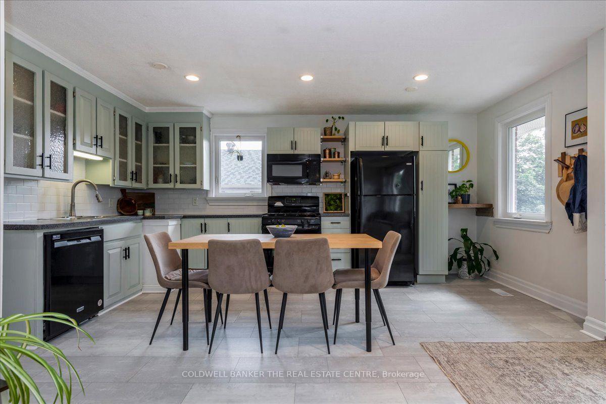 Photo 7 of 18 Agnes Street, Barrie, Wellington — HOMEH