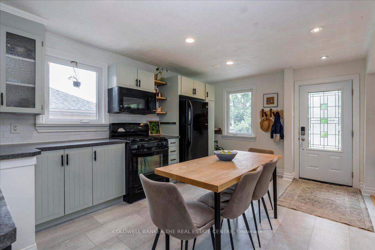 Photo 8 of 18 Agnes Street, Barrie, Wellington — HOMEH