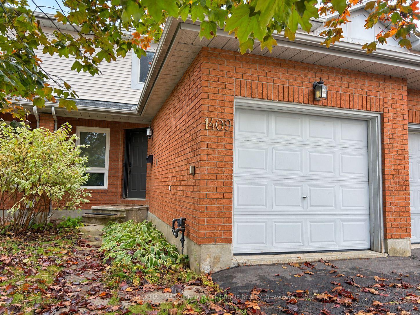 Photo 2 of 1409 Caravel Crescent, Ottawa, Bilberry Creek/Queenswood Heights — HOMEH