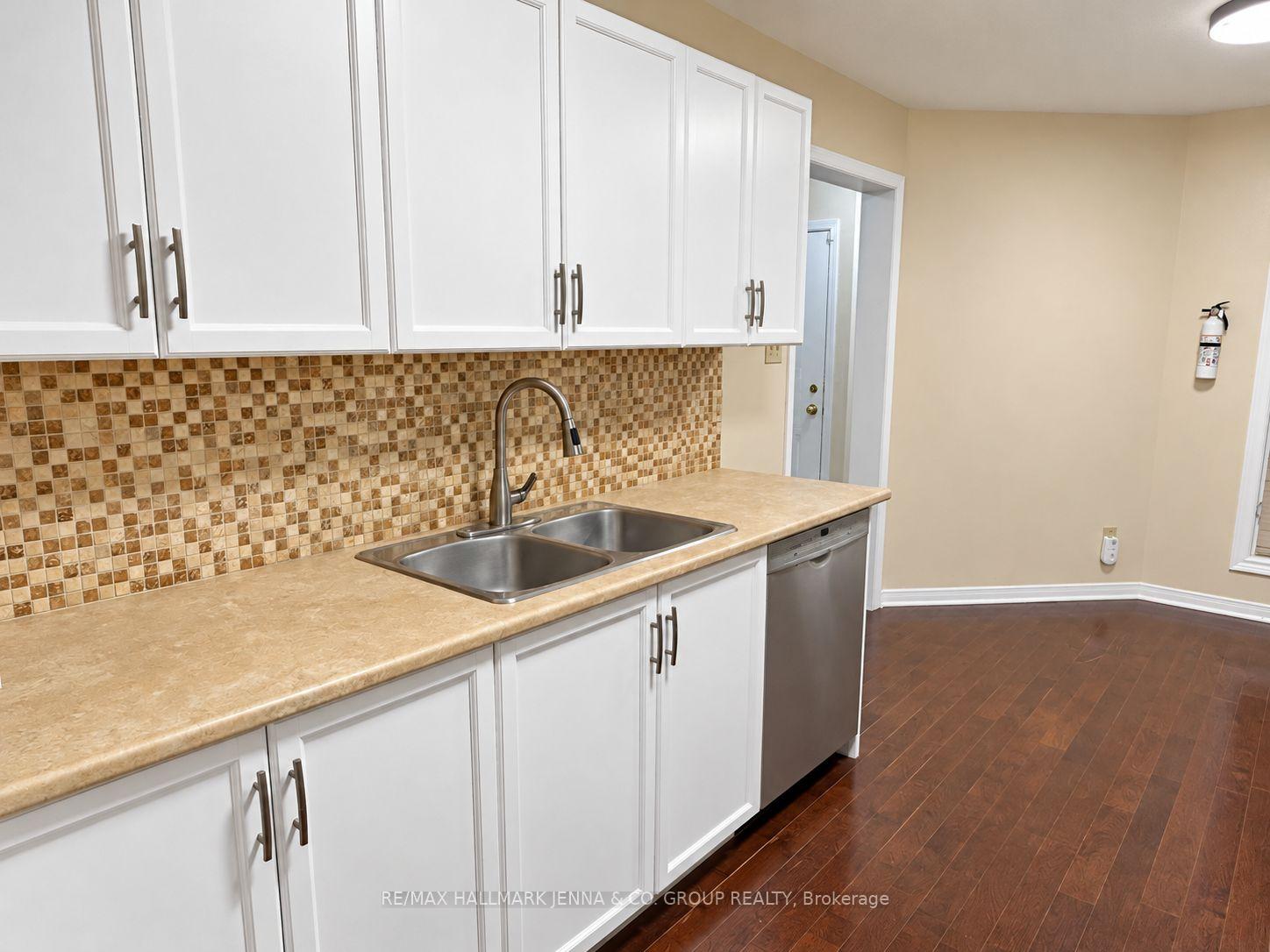 Photo 7 of 1409 Caravel Crescent, Ottawa, Bilberry Creek/Queenswood Heights — HOMEH