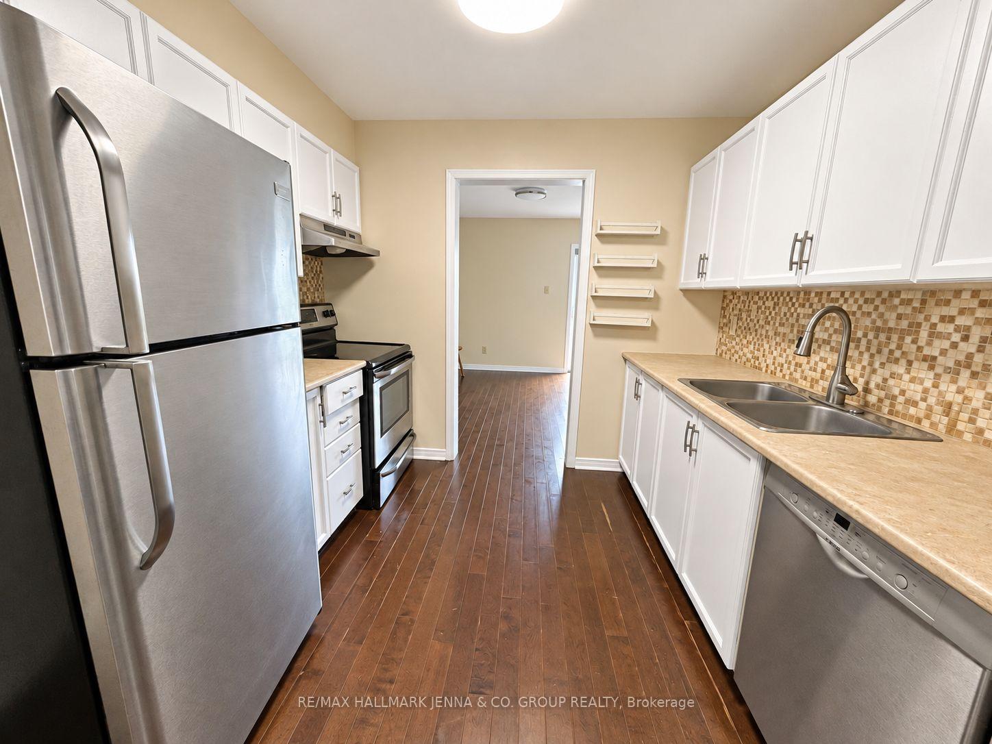 Photo 9 of 1409 Caravel Crescent, Ottawa, Bilberry Creek/Queenswood Heights — HOMEH