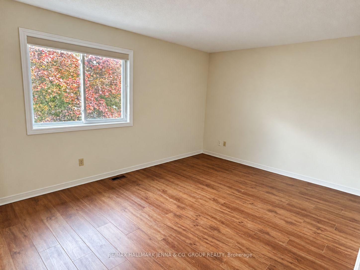 Photo 16 of 1409 Caravel Crescent, Ottawa, Bilberry Creek/Queenswood Heights — HOMEH