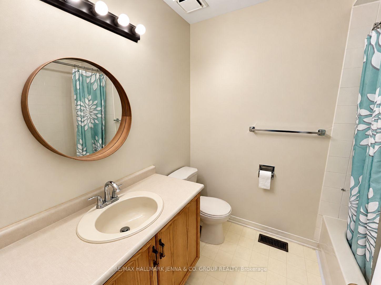 Photo 18 of 1409 Caravel Crescent, Ottawa, Bilberry Creek/Queenswood Heights — HOMEH