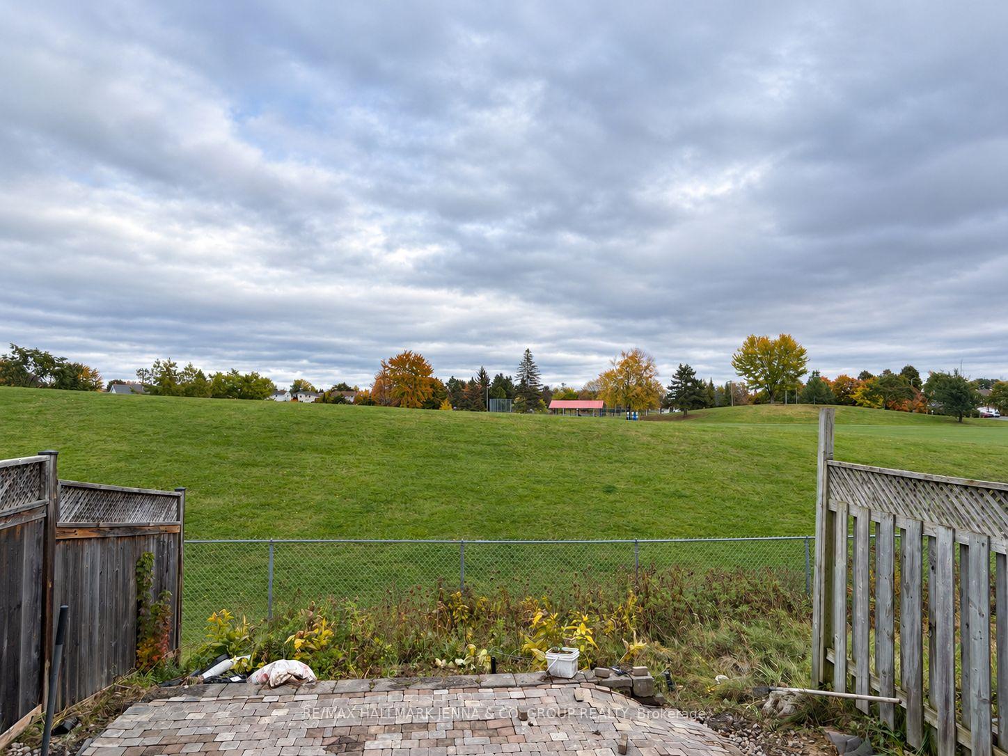 Photo 26 of 1409 Caravel Crescent, Ottawa, Bilberry Creek/Queenswood Heights — HOMEH