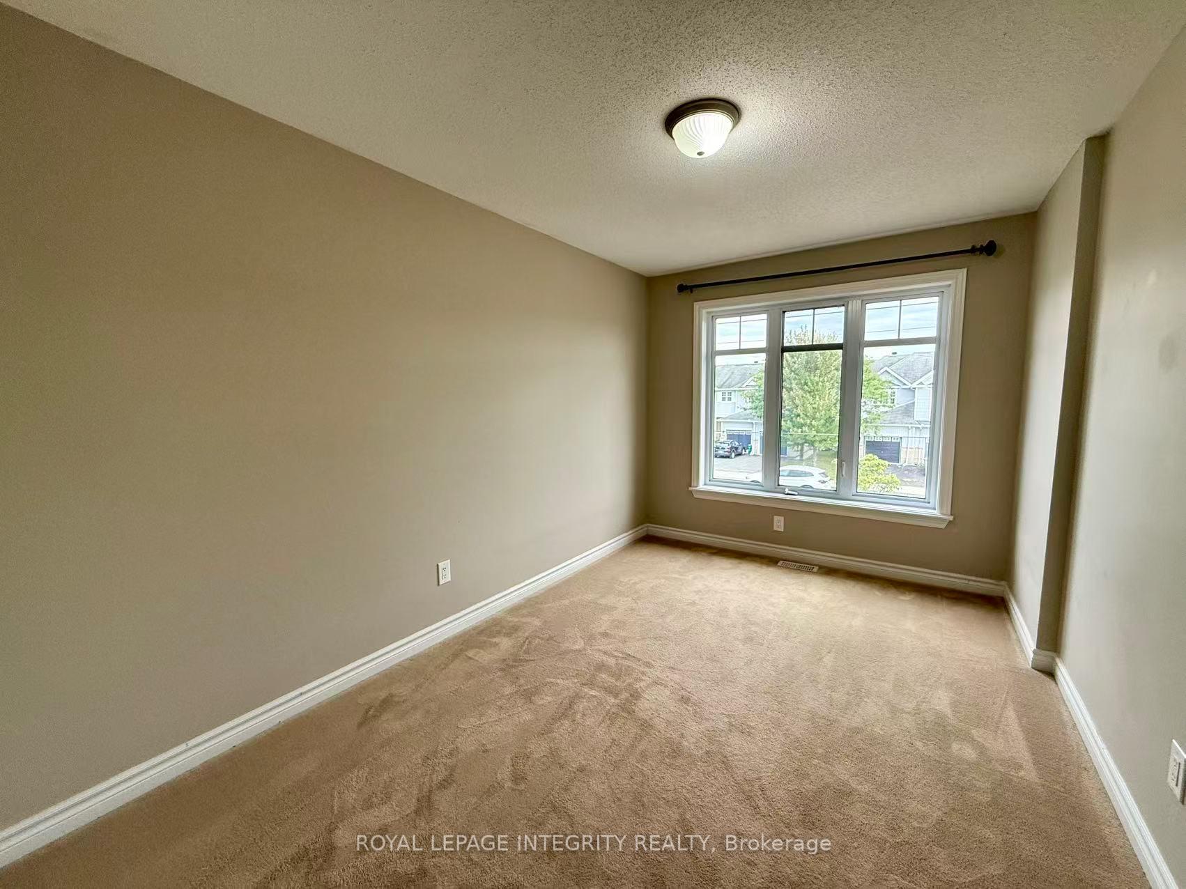 Photo 11 of 949 Klondike Road, Ottawa, Kanata - Morgan's Grant/South March — HOMEH